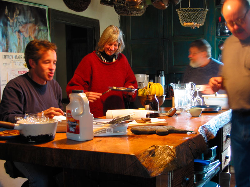 breakfasttable.jpg